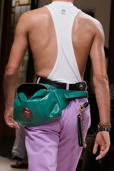 Look 11